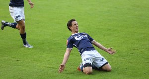 Viking - Lillestrøm. Tommy Høiland feirer scoringen sin. Foto: Tore Fjermestad