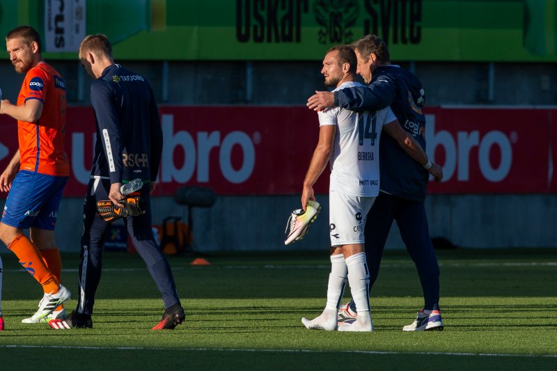 Veton Berisha og Bjarne Berntsen er klare på at nå må det vinnes fotballkamper. Foto: Svein Ove Ekornesvåg / NTB scanpix