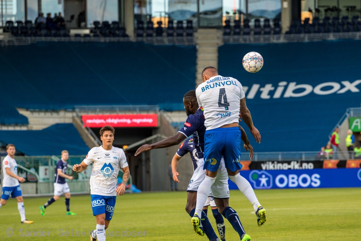 Viking - Molde, Ghislain Guessan og Ruben Gabrielsen. Foto: Sander Selsvik Jacobsen