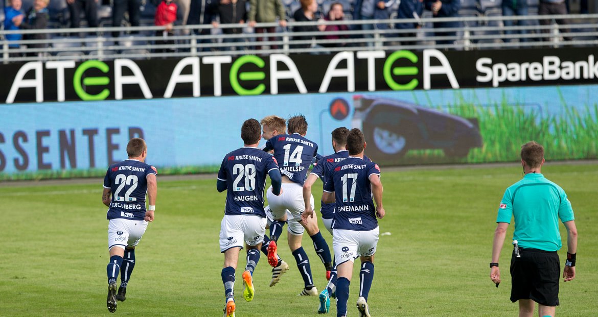 Viking - Kristiansund. Patrick Pedersen har scoret på overtid. Foto: Tore Fjermestad