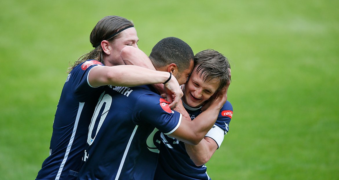 Viking - Kristiansund. André Danielsen, Kwesi Appiah og Julian Ryerson. Foto: Tore Fjermestad