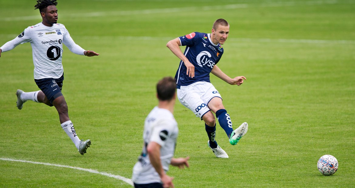 Viking - Kristiansund. Karol Mets. Foto: Tore Fjermestad