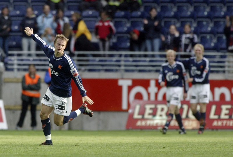 Her jubler Nevland etter en fantastisk scoring mot Brann i 2004. Foto: Alf Ove Hansen / SCANPIX .