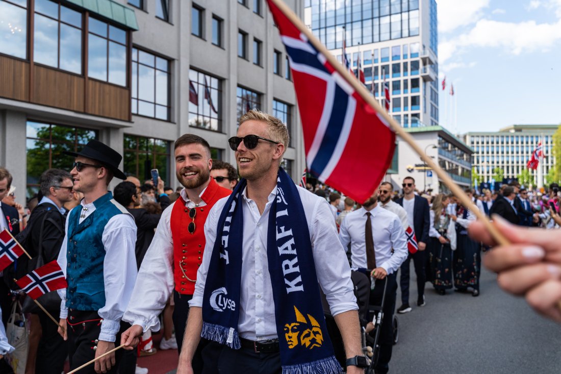 Vikingspillerene i folketoget 17. mai
