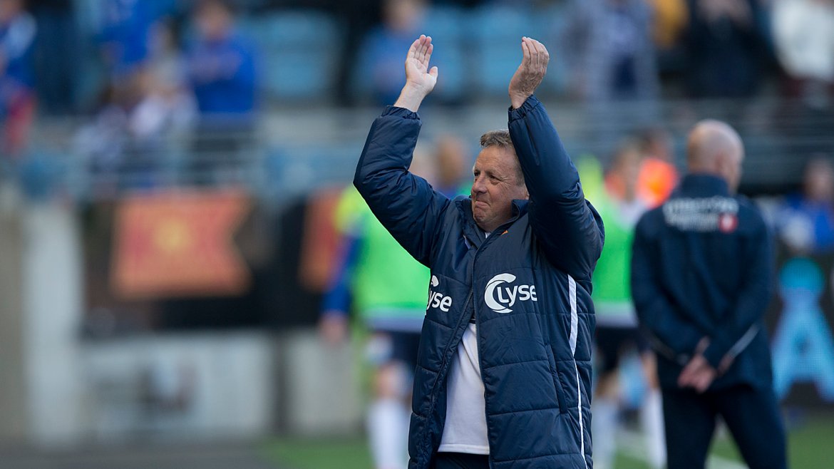 Viking - Stabæk. Bjarne Berntsen jubler for seier. Foto: Tore Fjermestad