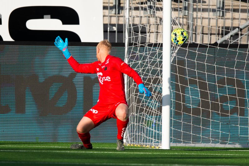 Arild Østbø fikk litt å gjøre i andre omgang, men holdt nullen. Foto: Trond Reidar Teigen / NTB scanpix