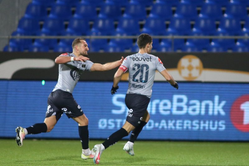 Veton Berisha jubler med Ylldren Ibrahimaj etter 2-1-scoringen. Foto: Christoffer Andersen / NTB