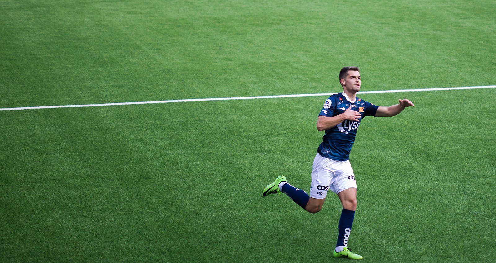 Viking - Levanger. Ylldren Ibrahimaj feirer sin 3-0 scoring.  Foto: Tore Fjermestad