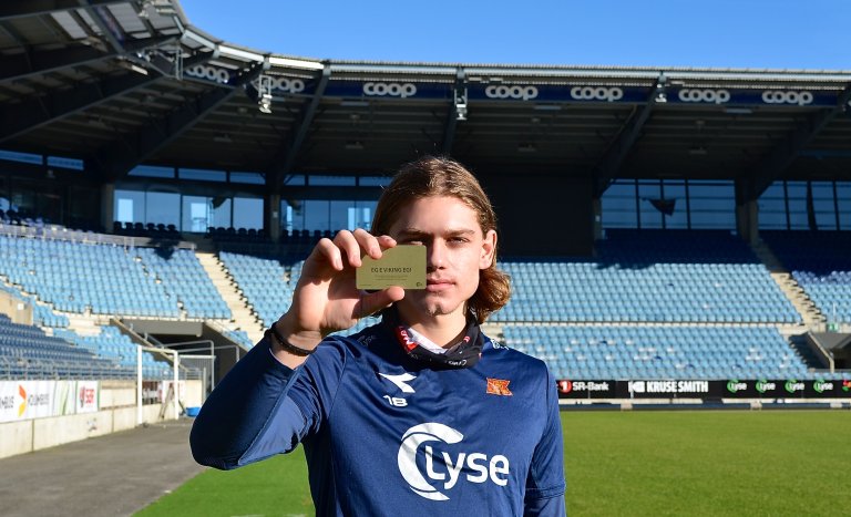 Julian sesongkort 2017.JPG