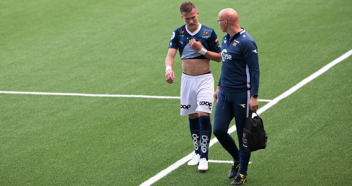 Viking - Ham Kam. Leo Østigaard måtte ut med skade. Foto: Tore Fjermestad