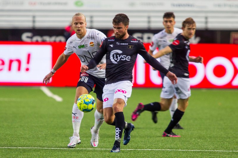 Sondre Flem Bjørshol kom nære scoring, men ble nektet av gjestens keeper. Foto: Carina Johansen / NTB