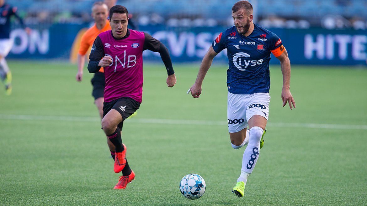 Viking - Vålerenga. Zlatko Tripic hadde en god kamp. Foto: Tore Fjermestad