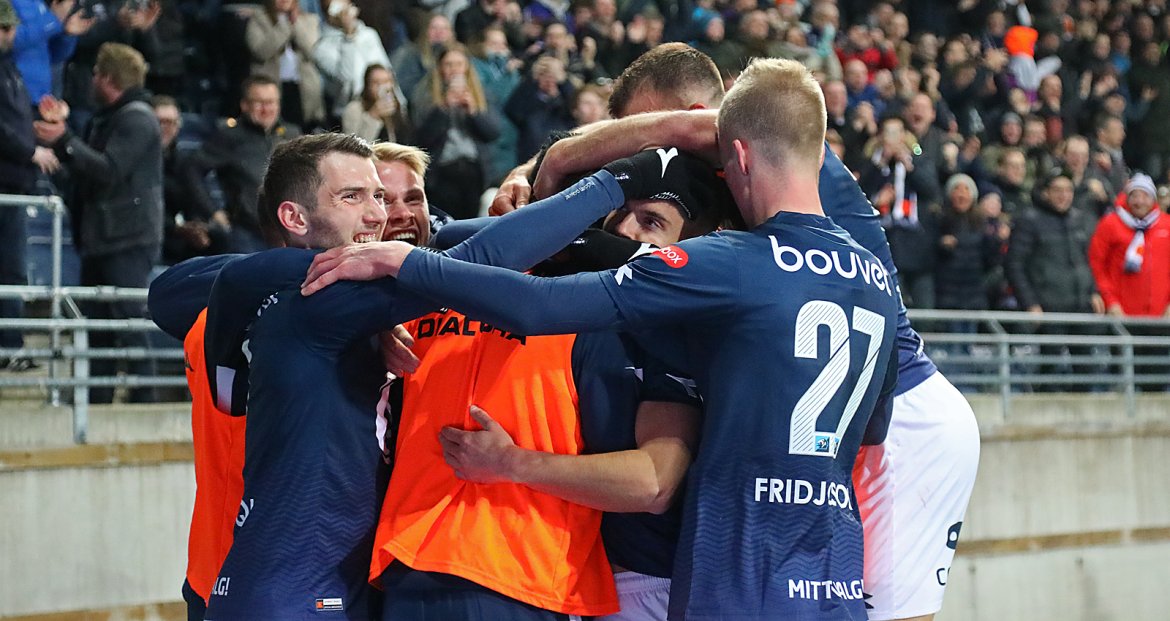 Viking - Brann. Feiring 2-0 scoring. Foto: Tore Fjermestad