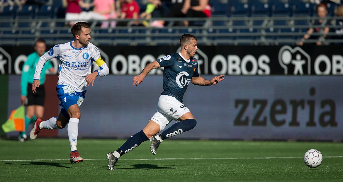 Viking - Notodden. Zlatko Tripic fosser forbi forsvaret.