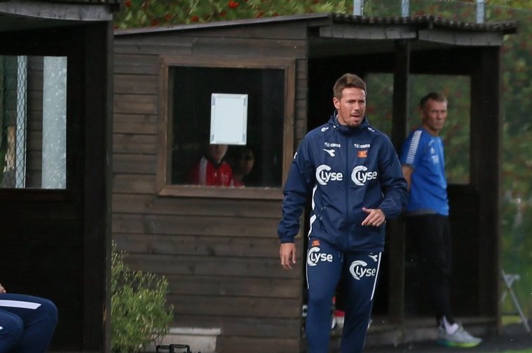 Manu Hervás spår en jevn kamp mot Sarpsborg, men har tro på avansement.