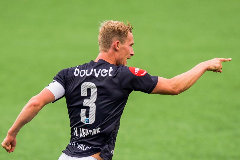 Viljar Helland Vevatne scoret etter en flott dødball fra Zymer Bytyqi. Men kapteinen var langt nede etter tapet. Foto: Carina Johansen / NTB scanpix