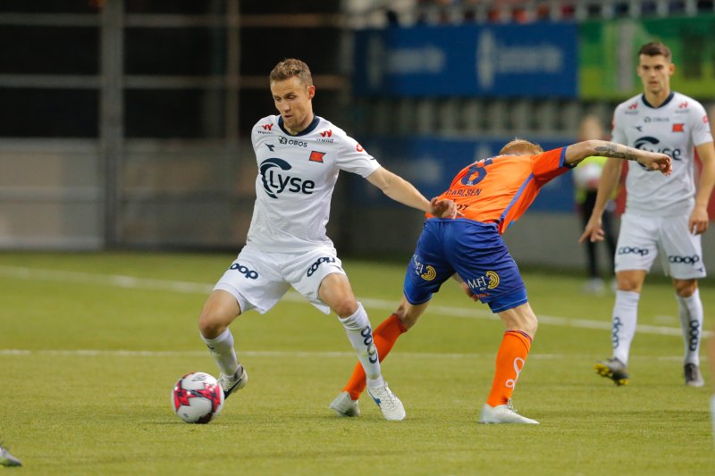 Fredrik Torsteinbø var i begivenhetenes sentrum og lagde både straffe og scoret mål i den første omgangen. Foto: Svein Ove Ekornesvåg / NTB scanpix