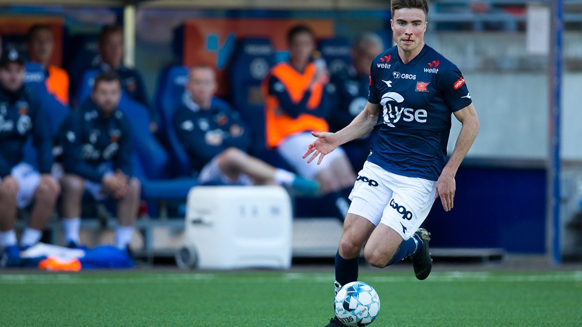 Viking - Stabæk. En blodig Sondre Bjørshol. Foto: Tore Fjermestad