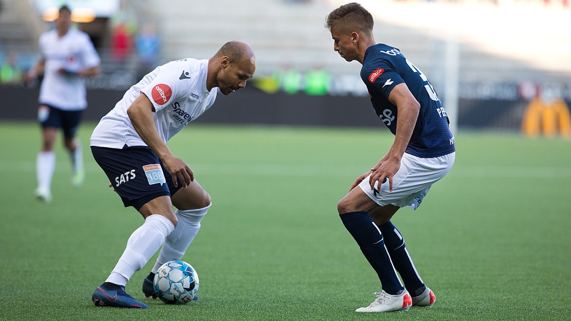 Viking - Stabæk. "Gammel mot ung". Daniel Braaten mot Adrian Pereira. Foto: Tore Fjermestad
