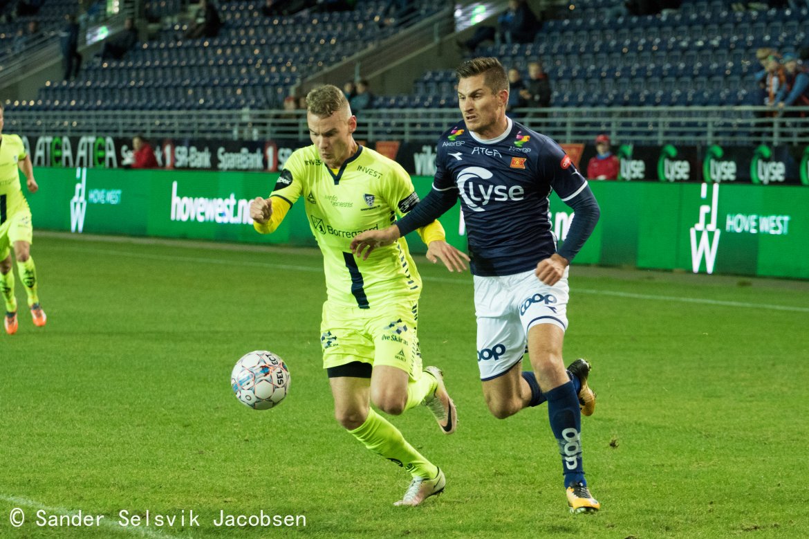 Viking - Sarpsborg 08 2-1, Tidligere Viking spiller Jon-Helge Tveita og Kristoffer Haugen. Foto: Sander Selsvik Jacobsen