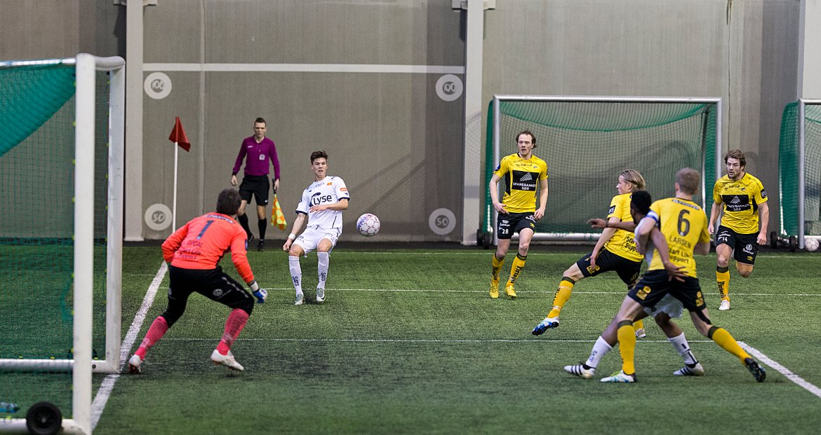 Viking - Start 1-1. Innlegg fra Stian Michalsen. Foto: Tore Fjermestad